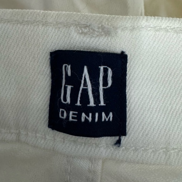NWT Gap Denim High Rise Slim Straight Stretch Jeans Size 26 2 White Distressed - Picture 3 of 7
